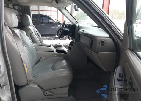 2006 Chevrolet Tahoe Ls z USA, uszkodzony, nr VIN 1GNEK13T56J104652